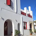 Ξενοδοχείο με διαμερίσματα Katerina Mare 4*